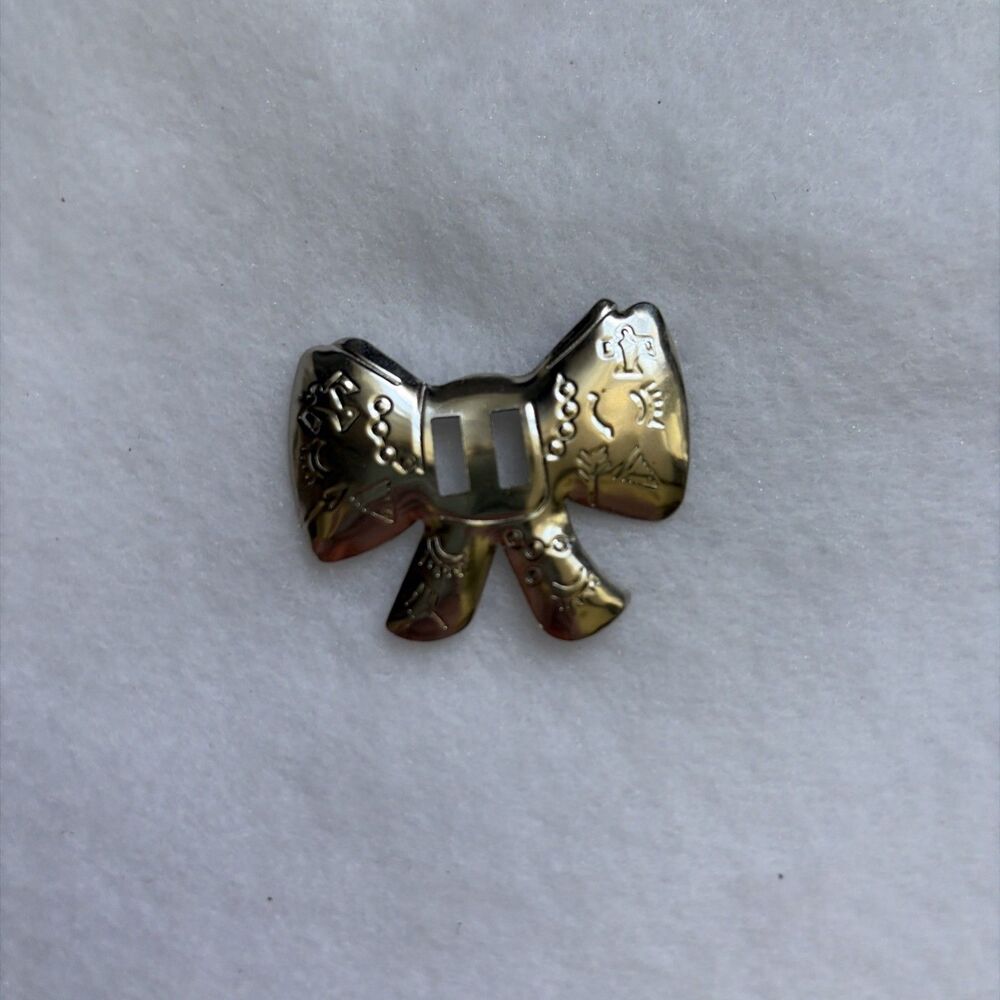 Silver Tone Metal Bow Concho Western
